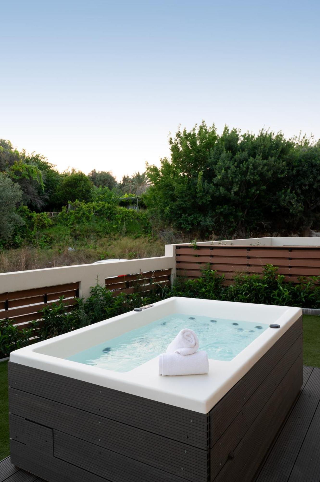 Maison Du Jardin 2-Bedroom Apartment Private Outdoor Jacuzzi Rhodes City Exterior photo