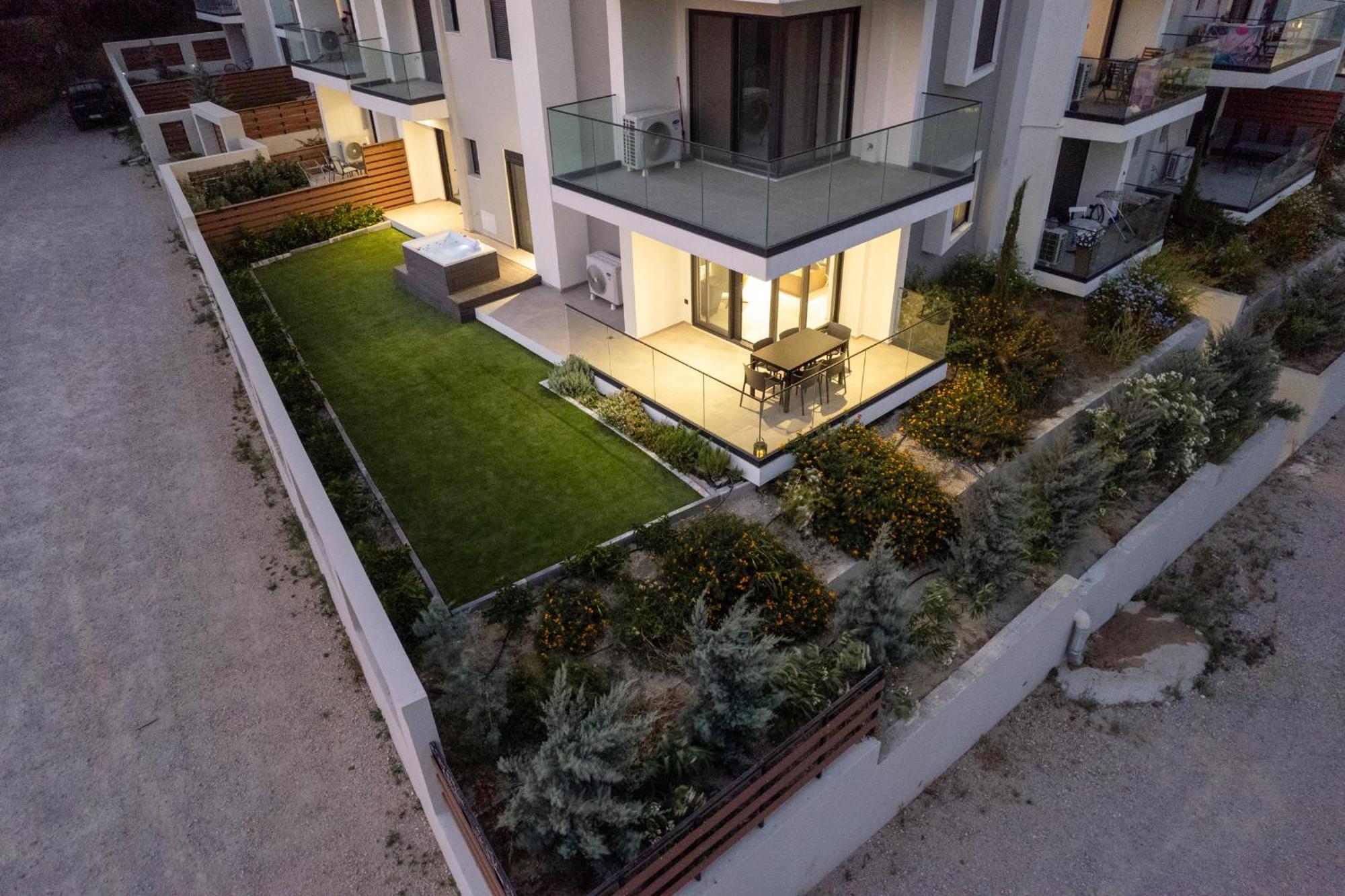 Maison Du Jardin 2-Bedroom Apartment Private Outdoor Jacuzzi Rhodes City Exterior photo